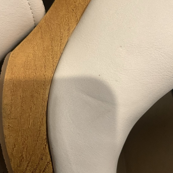 Universal Thread White Watson Memory Foam Heels - Picture 14 of 15